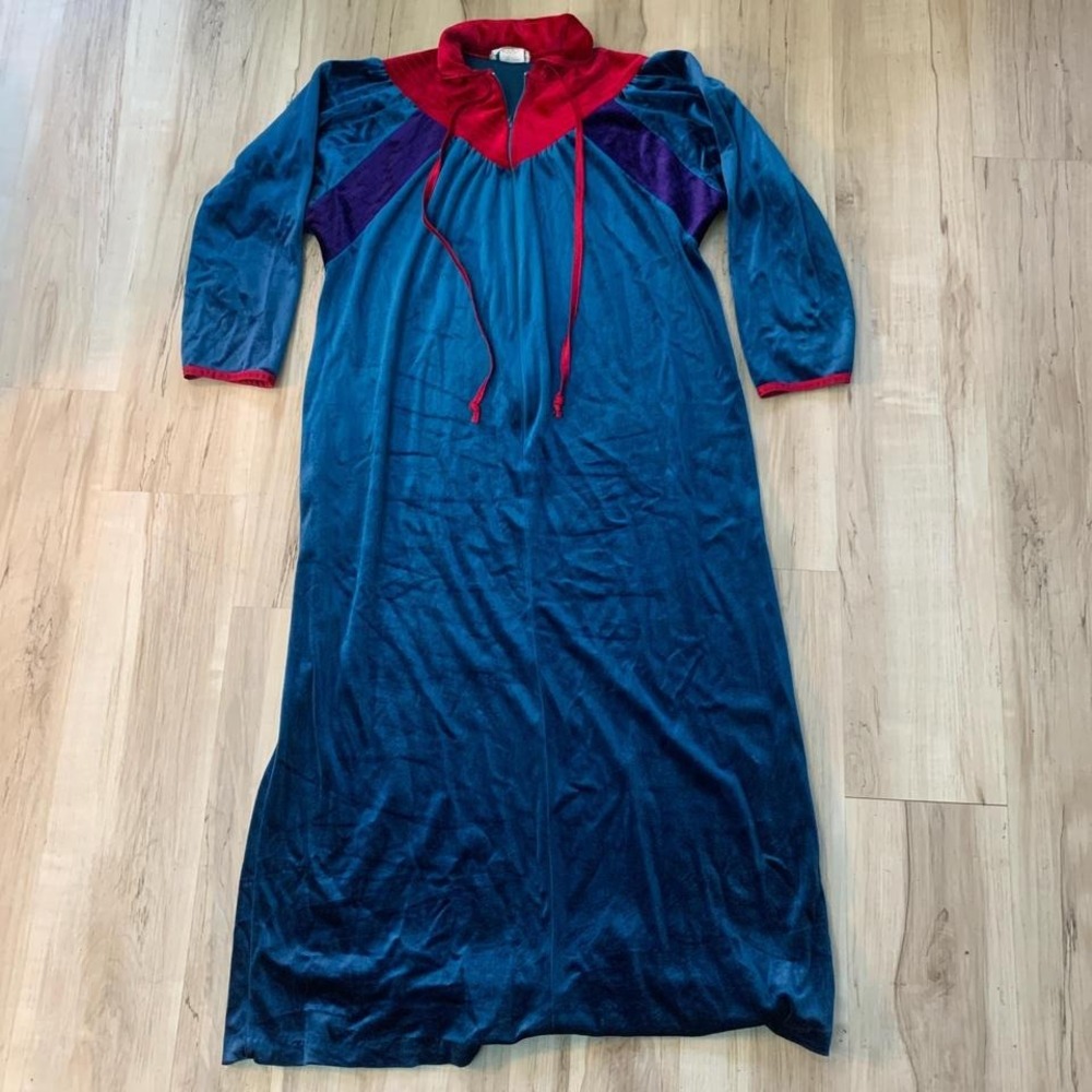 Vintage 1970s blue velvet mum night gown Violette‎ sz Medium